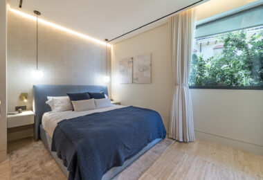 Luksusowy apartament nad morzem z widokiem na morze panoramiczne w Esteponie