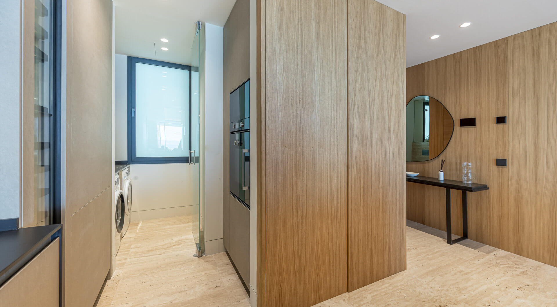 Luksusowy apartament nad morzem z widokiem na morze panoramiczne w Esteponie