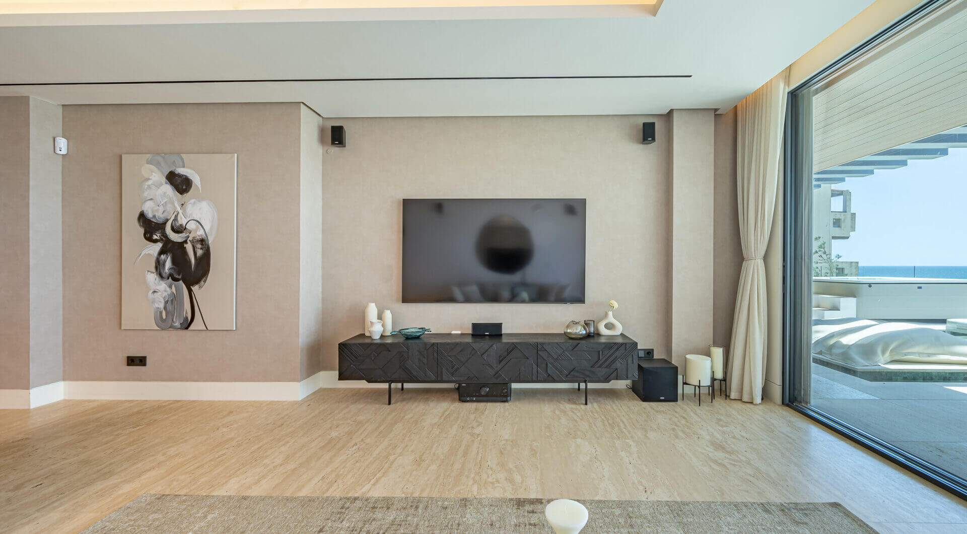 Luksusowy apartament nad morzem z widokiem na morze panoramiczne w Esteponie