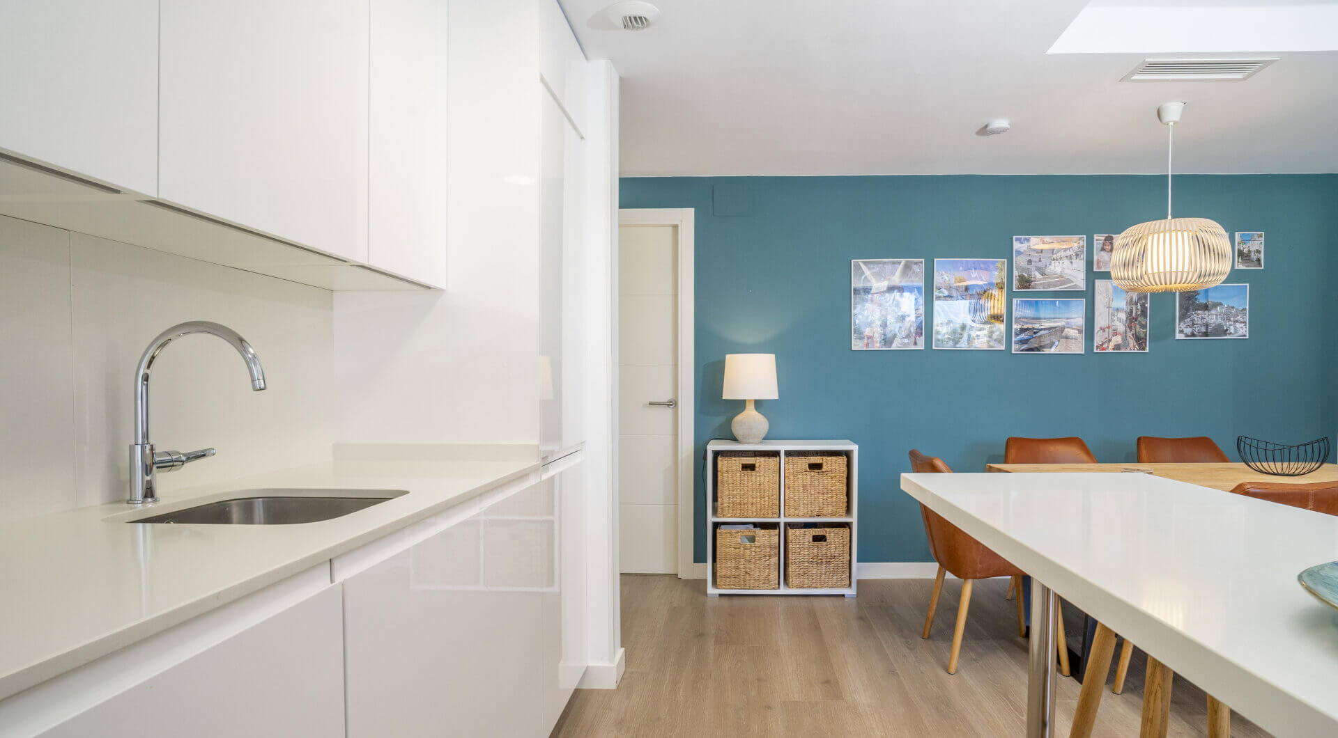 Nowoczesny apartament z 3 sypialniami na pierwszej linii pola golfowego w La Cala — spacer do miasta, plaży i udogodnień