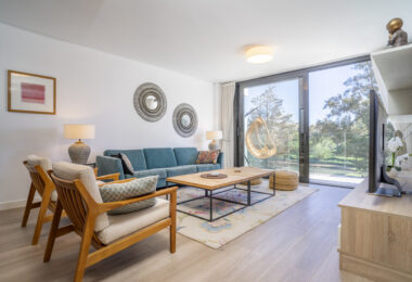 Nowoczesny apartament z 3 sypialniami na pierwszej linii pola golfowego w La Cala — spacer do miasta, plaży i udogodnień