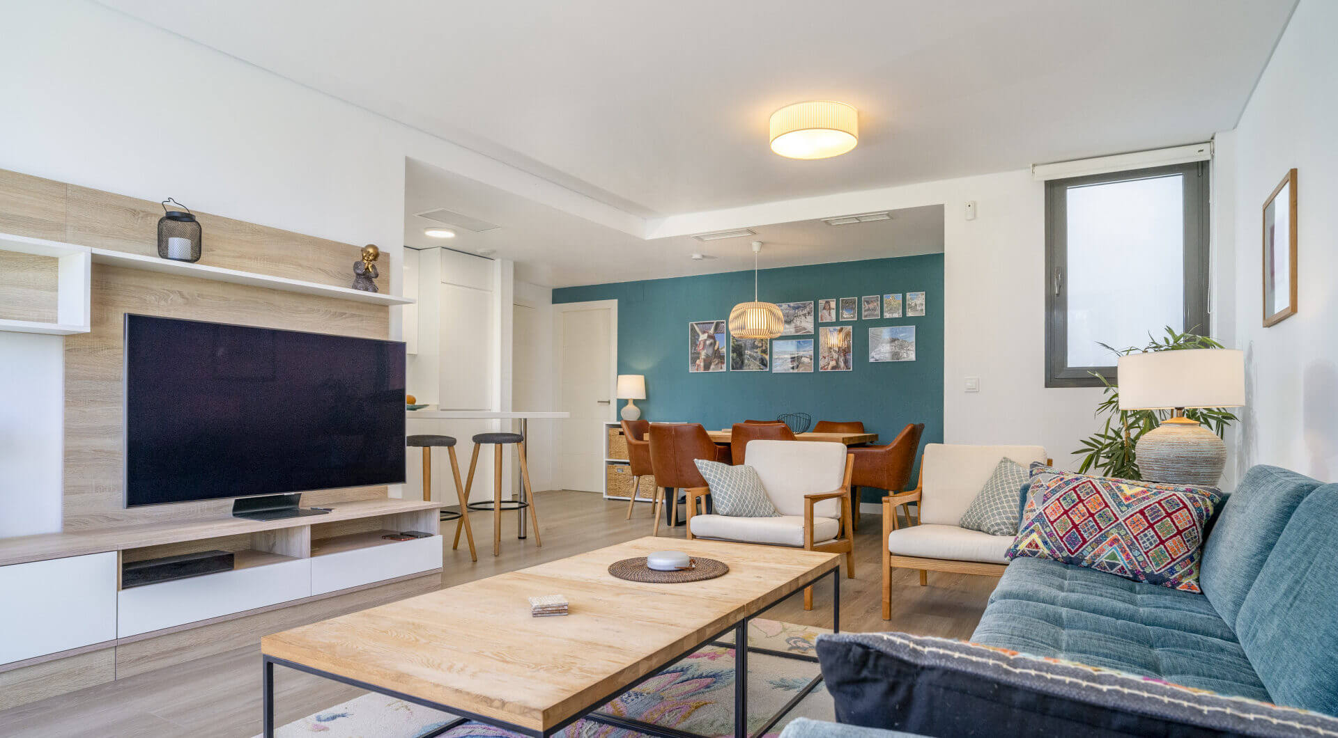 Nowoczesny apartament z 3 sypialniami na pierwszej linii pola golfowego w La Cala — spacer do miasta, plaży i udogodnień
