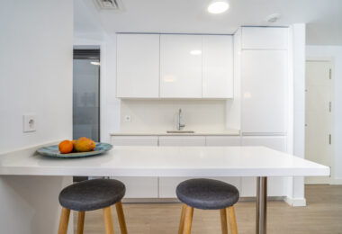 Nowoczesny apartament z 3 sypialniami na pierwszej linii pola golfowego w La Cala — spacer do miasta, plaży i udogodnień
