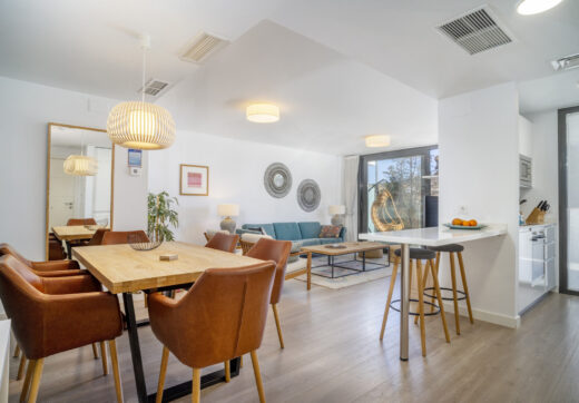 Nowoczesny apartament z 3 sypialniami na pierwszej linii pola golfowego w La Cala — spacer do miasta, plaży i udogodnień