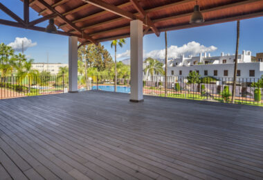 Nowoczesny apartament z 3 sypialniami na pierwszej linii pola golfowego w La Cala — spacer do miasta, plaży i udogodnień