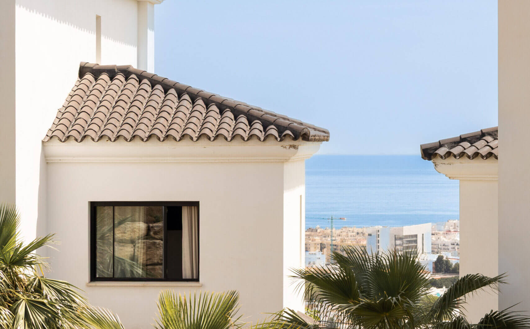 Eleganckie designerskie mieszkanie na sprzedaż w Mirador de Estepona Hills z licencją na wynajem