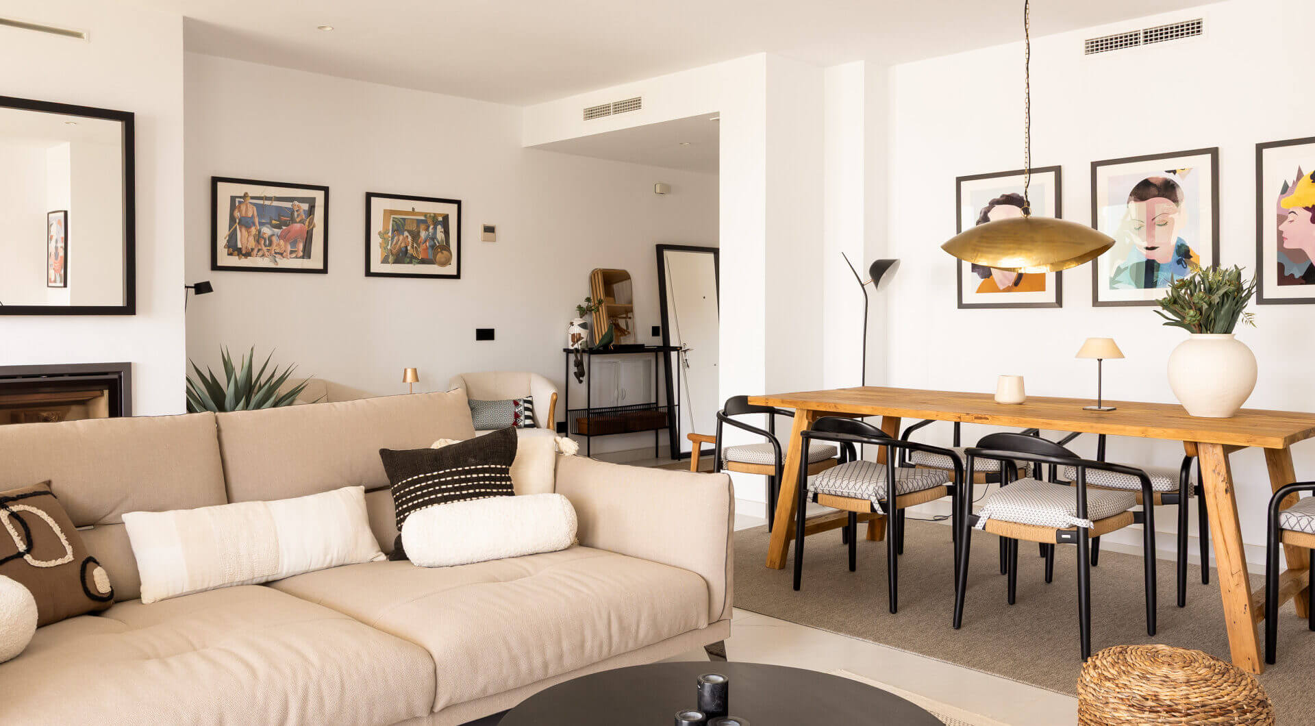 Eleganckie designerskie mieszkanie na sprzedaż w Mirador de Estepona Hills z licencją na wynajem