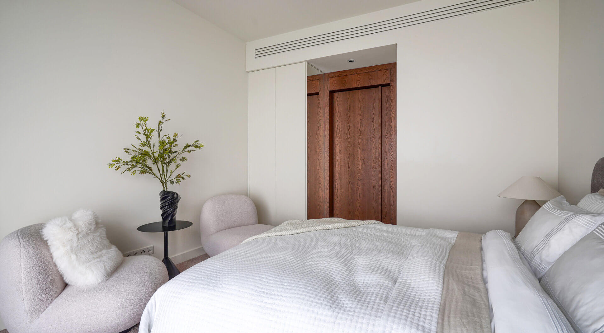Apartament | Złota 44 | 3 sypialnie | Centrum