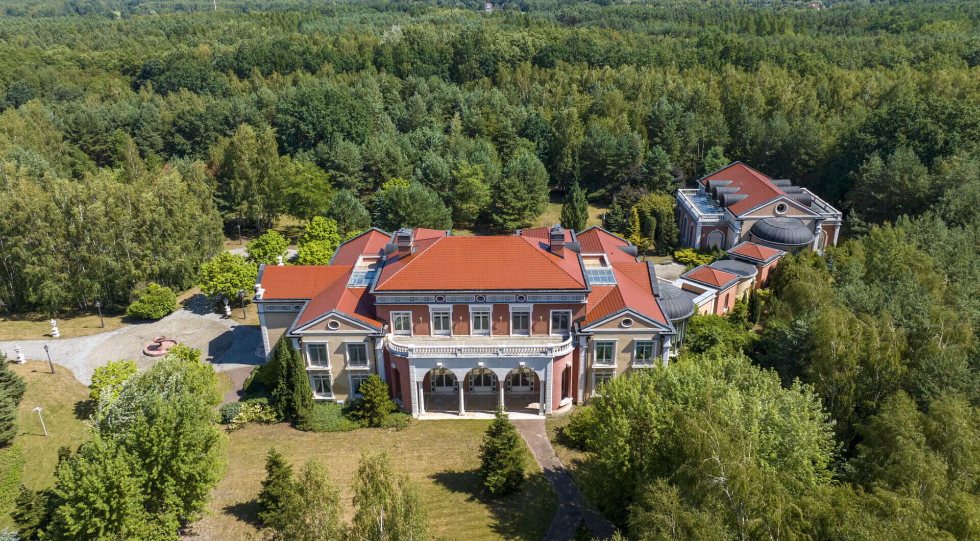 REZYDENCJA BICHONNE | Prywatny Pałac pod Warszawą