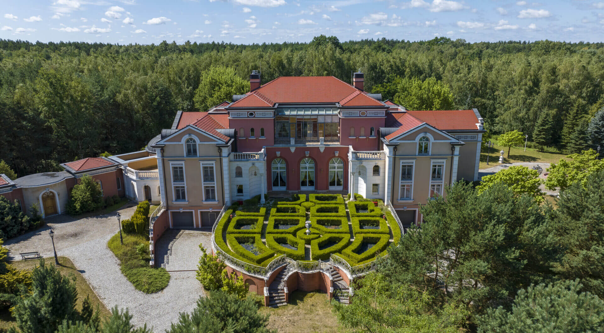REZYDENCJA BICHONNE | Prywatny Pałac pod Warszawą