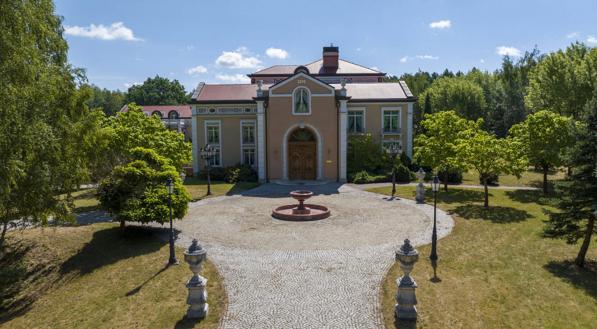 REZYDENCJA BICHONNE | Prywatny Pałac pod Warszawą