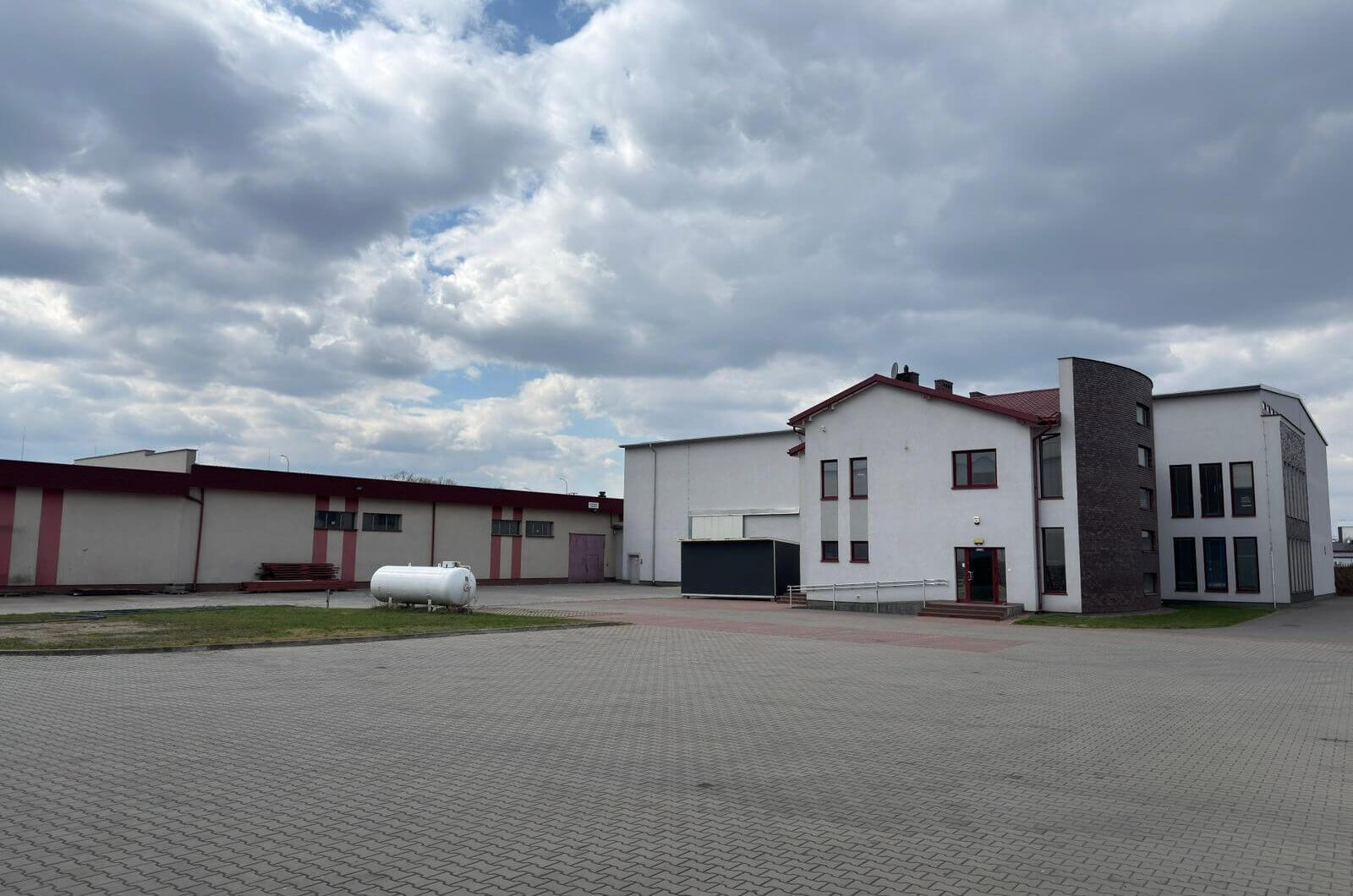 CENTRUM LOGISTYCZNO-PRODUKCYJNE Z CZĘŚCIĄ BIUROWĄ