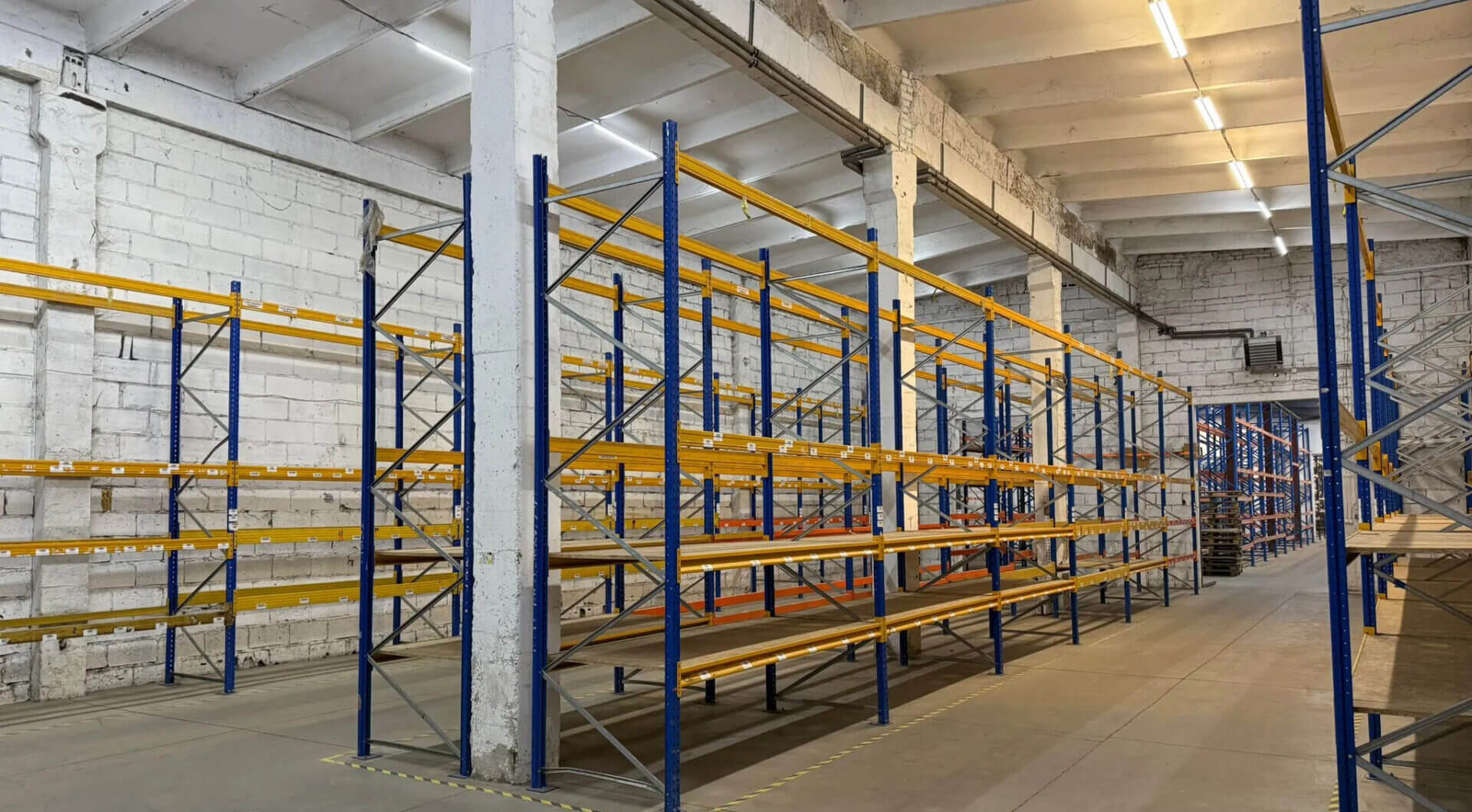 CENTRUM LOGISTYCZNO-PRODUKCYJNE Z CZĘŚCIĄ BIUROWĄ