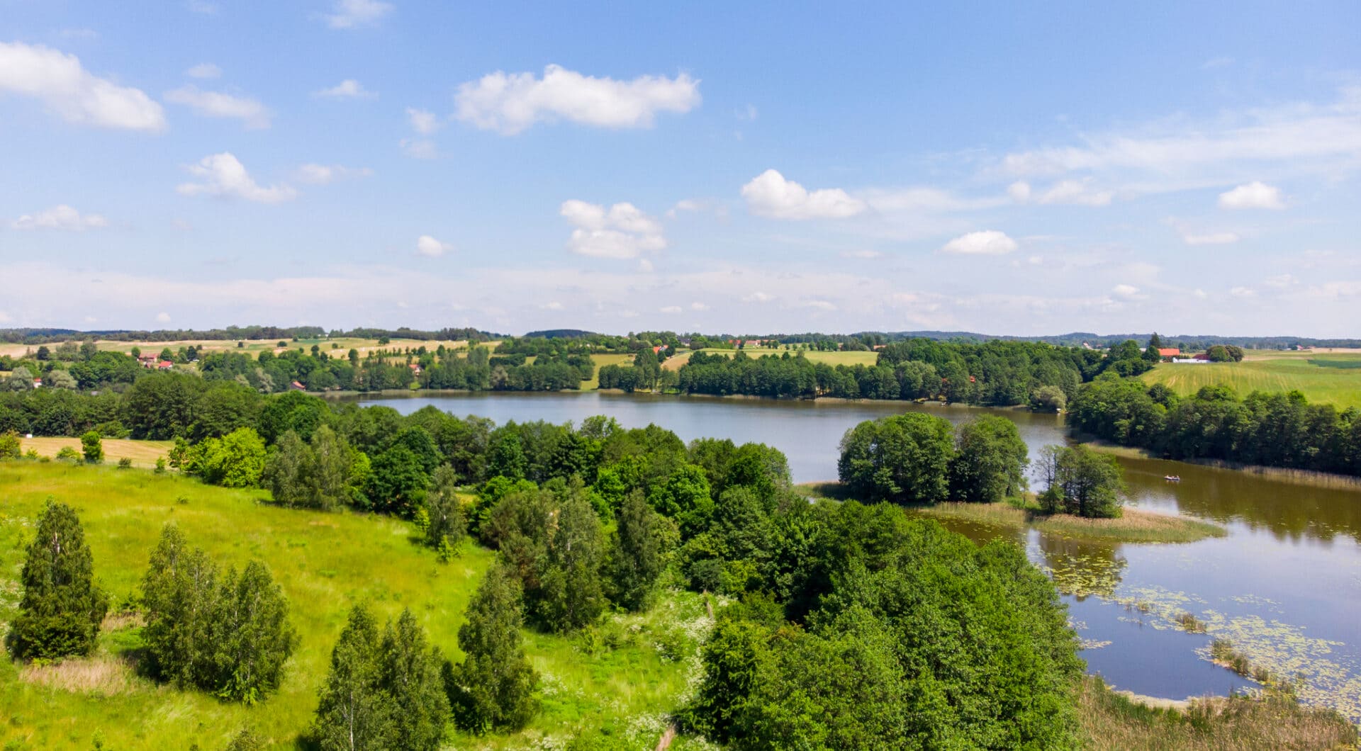 Dom w stylu śródziemnomorskim nad jeziorem Mazury