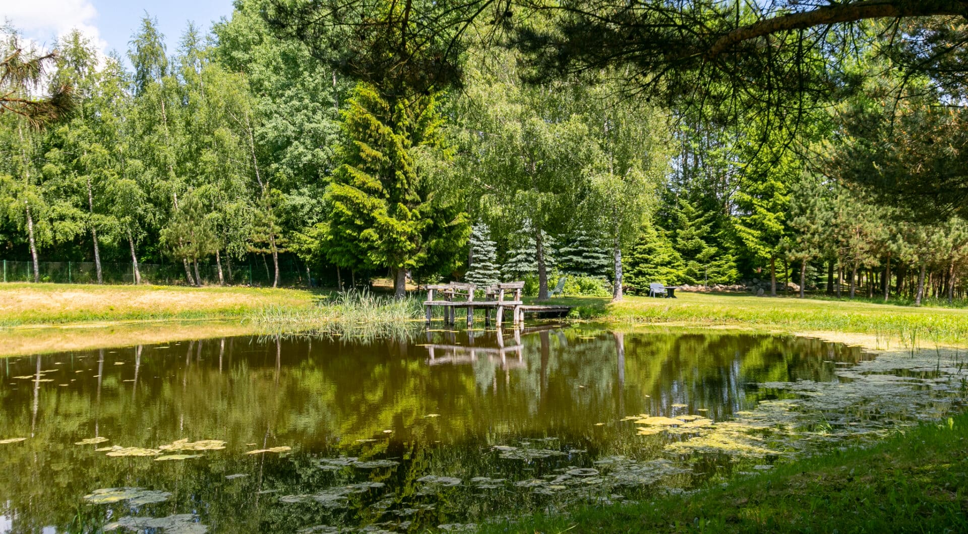 Dom w stylu śródziemnomorskim nad jeziorem Mazury