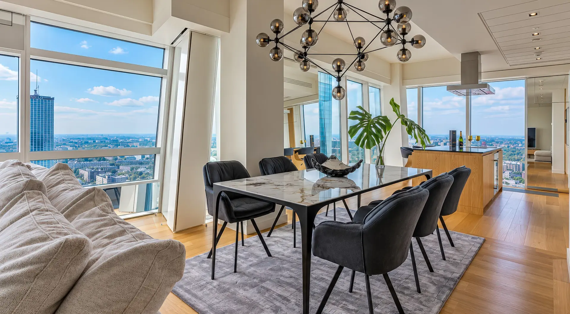 Apartament na sprzedaż Złota 44 – elegancka jadalnia z panoramicznym widokiem na Warszawę